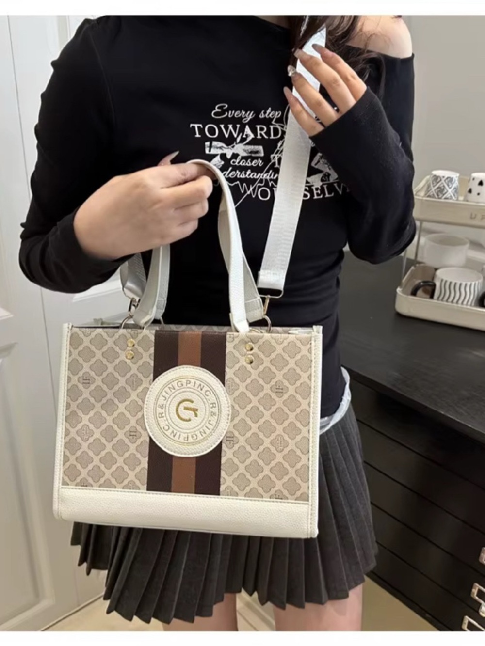 Monogram Stripe Tote Bag G Logo Medallion Top Handle Crossbody Shoulder Bag NIP - Picture 2 of 8